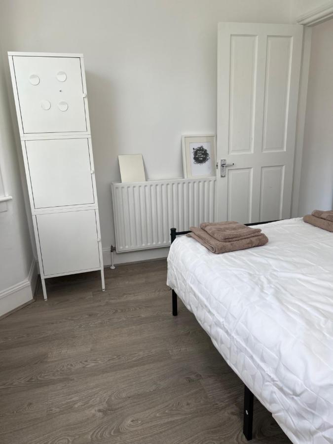Bright And Stylish 2 Bedroom First Floor Flat Appartamento Londra